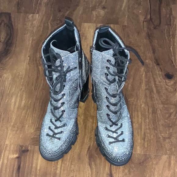 MICHAEL KORS RINESTONE MID CALF-HIGH BOOTS. GOOD CONDITION. BARELY USED. SZ. 10M - Picture 1 of 7